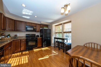 13974 Winding Ridge Ln, Centreville, VA 20121 - photo 3