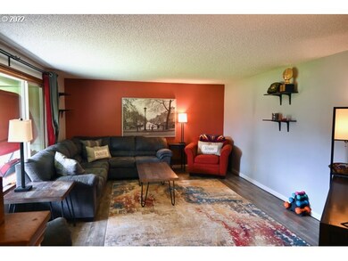 1622 SW Hensley Rd, Troutdale, OR 97060 - photo 6