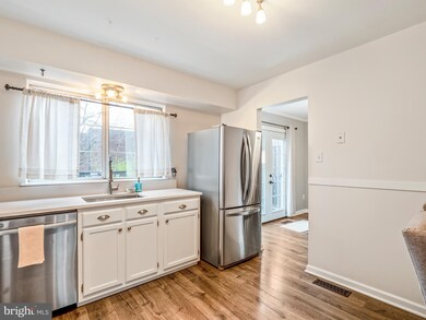 14955 Carriage Square Dr, Silver Spring, MD 20906 - photo 4