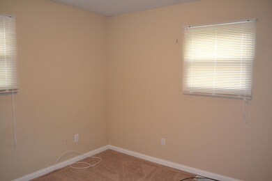 652 Pierce Ave, Columbus, OH 43213 - photo 4