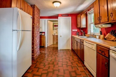 6 Brookdale St, Worcester, MA 01604 - photo 6