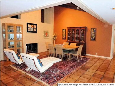 Huge dining room with vaulted ceiling 2 sided fire