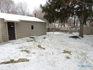 2416 Paradise Ave, Toledo, OH 43613 - photo 4
