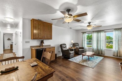 906 Thelma Dr, Granbury, TX 76049 - photo 5