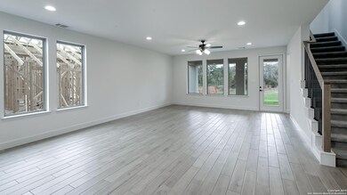 719 Alta Cir, New Braunfels, TX 78132 - photo 3