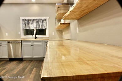 424 Old Route 940, Pocono Pines, PA 18350 - photo 2