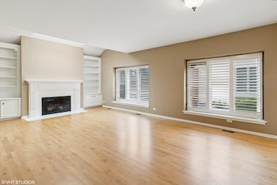 2086 Hallmark Ct, Wheaton, IL 60187 - photo 5