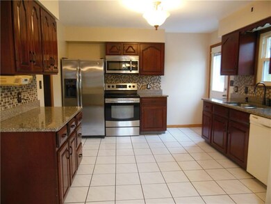 Kitchen combos with the dining area making this sp