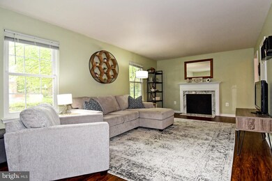 251 Finchingfield Ct, Sterling, VA 20165 - photo 4