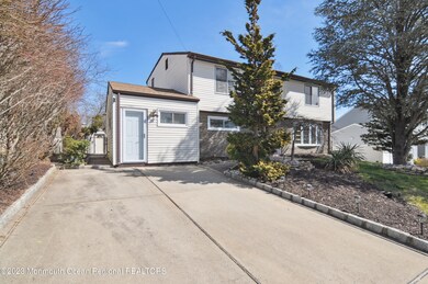 0003-02Front Exterior