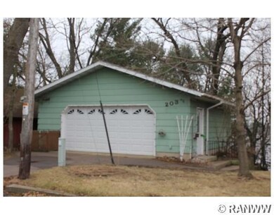 203 Shorewood Dr, Menomonie, WI 54751 - photo 4