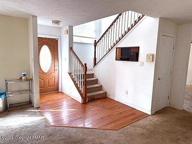 8070 Red Squirrel Dr unit H84, Tobyhanna, PA 18466 - photo 4