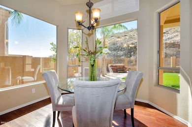 Eat-In Kitchen Nook!