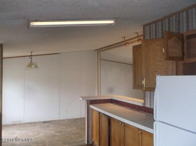 24 KITCHEN AFTER