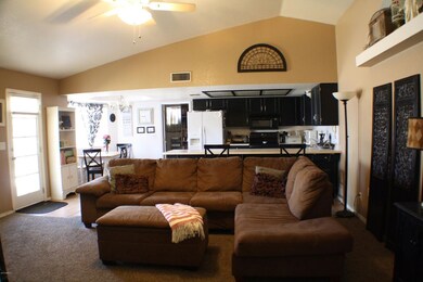 family room 2