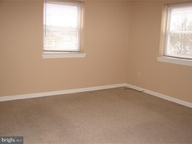 125 Broomall St unit 3, Folsom, PA 19033 - photo 4