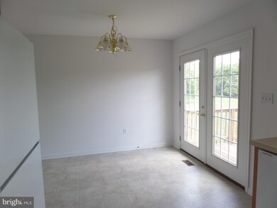 9965 Winchester Ave, Bunker Hill, WV 25413 - photo 5