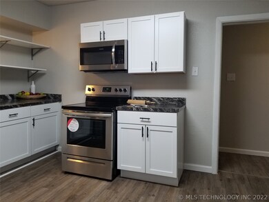 Updated kitchen with new SS appliances