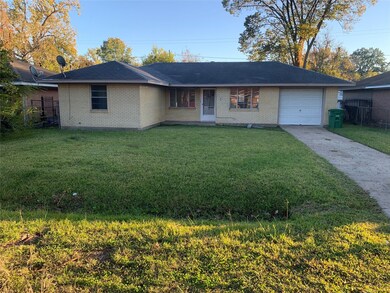 7602 Weyburn St, Houston, TX 77028 - photo 2