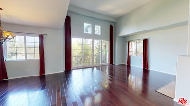 5655 Como Cir, Woodland Hills, CA 91367 - photo 2