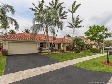 9830 N Oak Knoll Cir, Davie, FL 33324 - photo 2