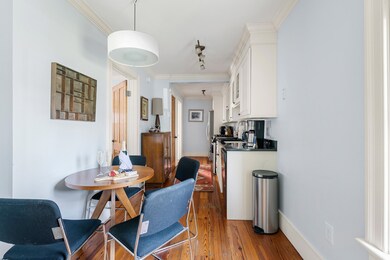 eat-in-kitchen