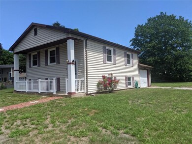 22 Claire St, West Warwick, RI 02893 - photo 2