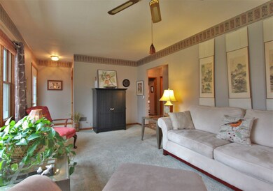 1704 Park Dr, Cedar Falls, IA 50613 - photo 2