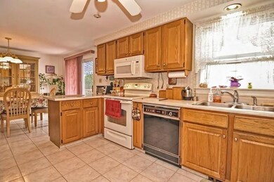 15 Albion St unit A, Everett, MA 02149 - photo 5