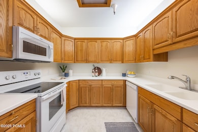 11035 S Grapevine Cove unit 106, Sandy, UT 84070 - photo 3