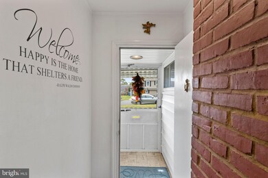 35 Holly Dr, Levittown, PA 19055 - photo 4