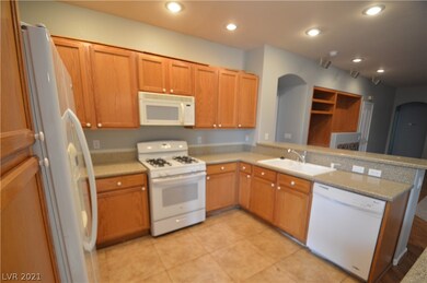 10401 Bentley Oaks Ave, Las Vegas, NV 89135 - photo 4