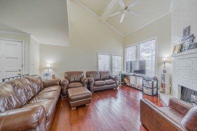 7827 Bateman Ln unit 7827, Houston, TX 77088 - photo 2