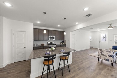 1400 Avocado Ln, Gainesville, TX 76240 - photo 4