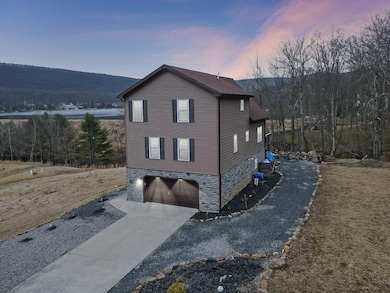 16 Delaware Dr W, Hazleton, PA 18202 - photo 3