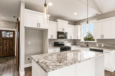 20665 SE Pelican Butte Place, Bend, OR 97702 - photo 4