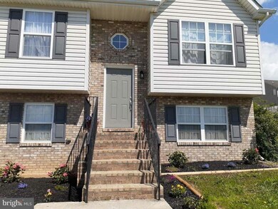 233 Aden Dr, Strasburg, VA 22657 - photo 2