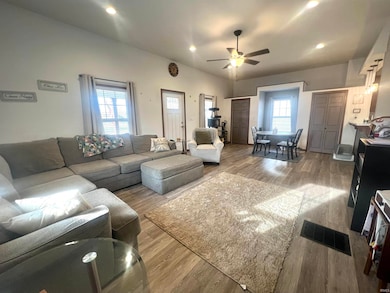 1090 A St NE, Linton, IN 47441 - photo 5