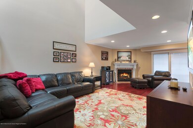 18 Spring Ct Tinton Falls NJ-MLS_Size-00