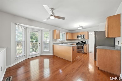 1043 Oakwood Farms Ln, Ballwin, MO 63021 - photo 6