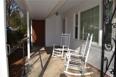 634 Holland Dr, Statesville, NC 28677 - photo 3