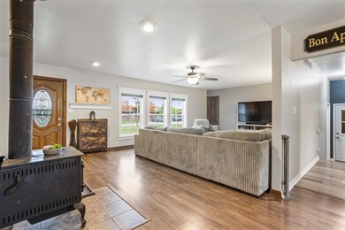 402 S 4th St, Chatsworth, IL 60921 - photo 7