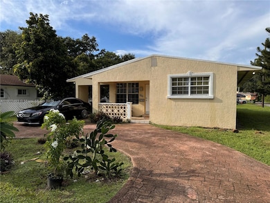 316 SW 2nd Terrace, Hallandale Beach, FL 33009 - photo 2