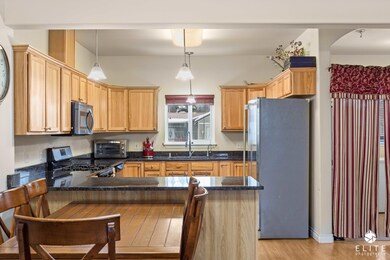 Kitchen & Dinning