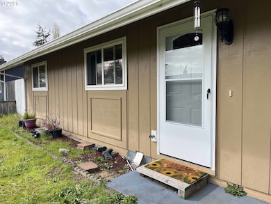 2385 19th St, Florence, OR 97439 - photo 5