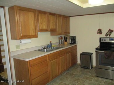 614 Center Ave, Jim Thorpe, PA 18229 - photo 4