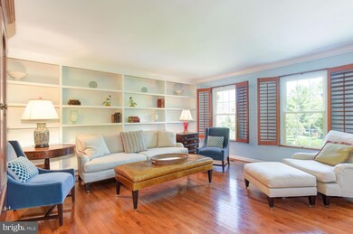 6848 Mclean Province Cir, Falls Church, VA 22043 - photo 5