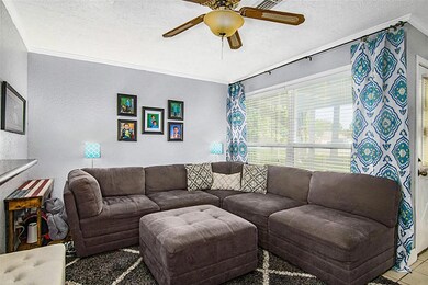 1511 Meadow Ln, Alvin, TX 77511 - photo 3