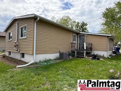 428 N Franklin St, Wilber, NE 68465 - photo 3