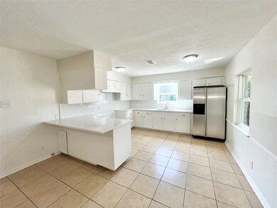 1814 Main St, Waller, TX 77484 - photo 3